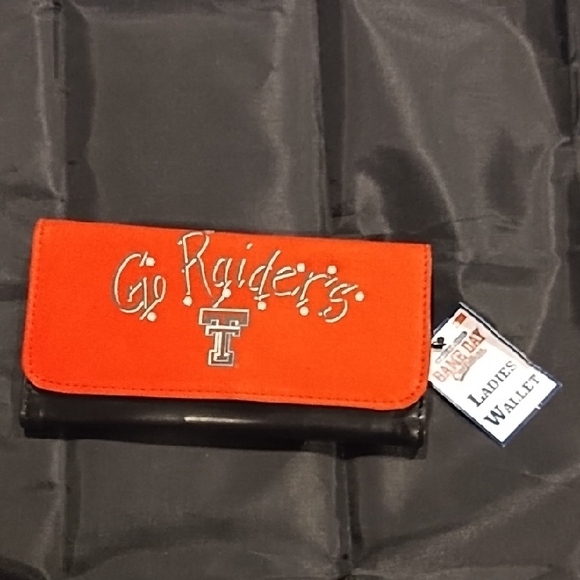 Texas Tech 'Go Raiders' Red and Black Ladies Wallet - Picture 1 of 2